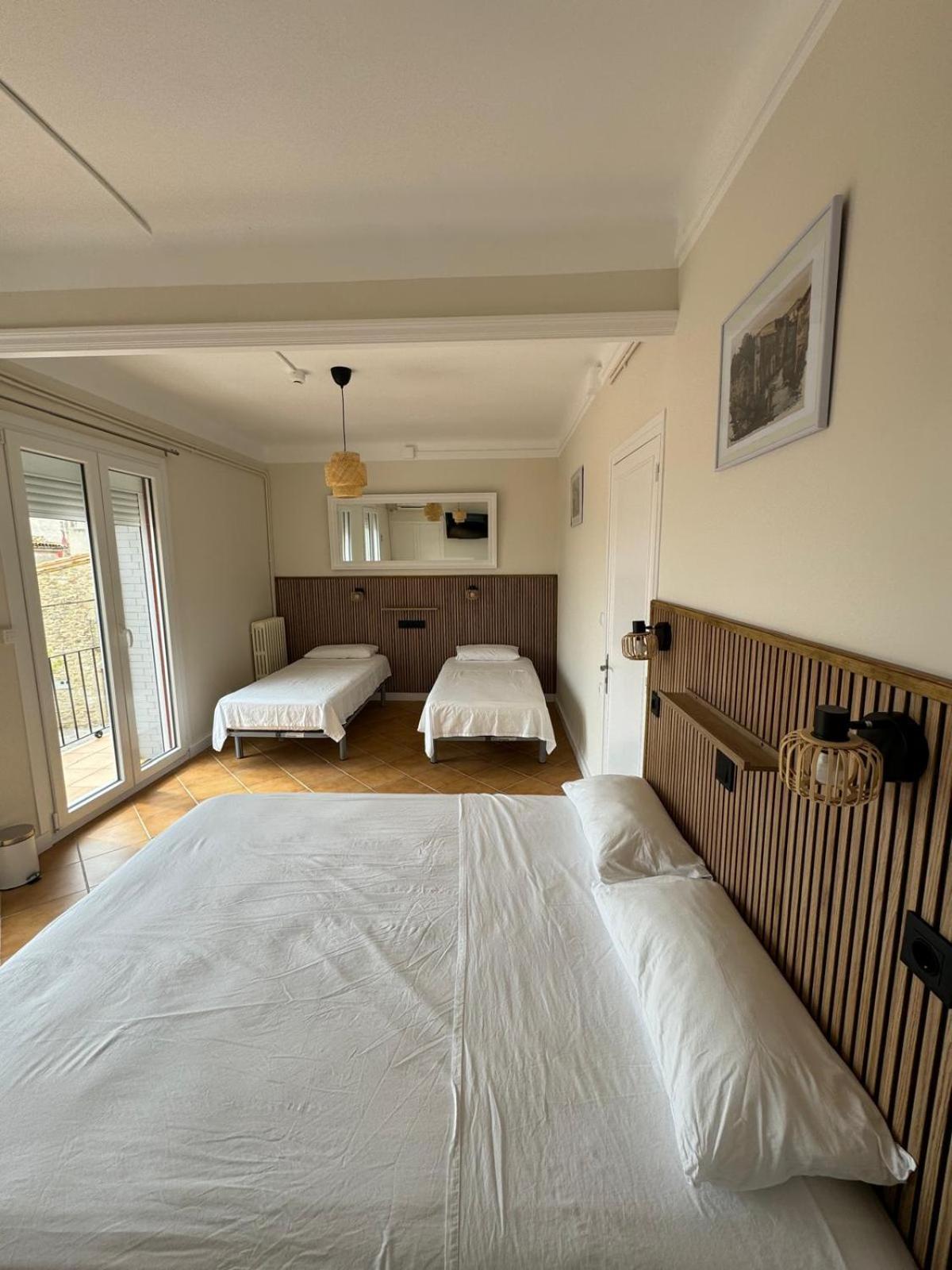Hostal Restaurant Casa Comaulis La Vajol Kültér fotó