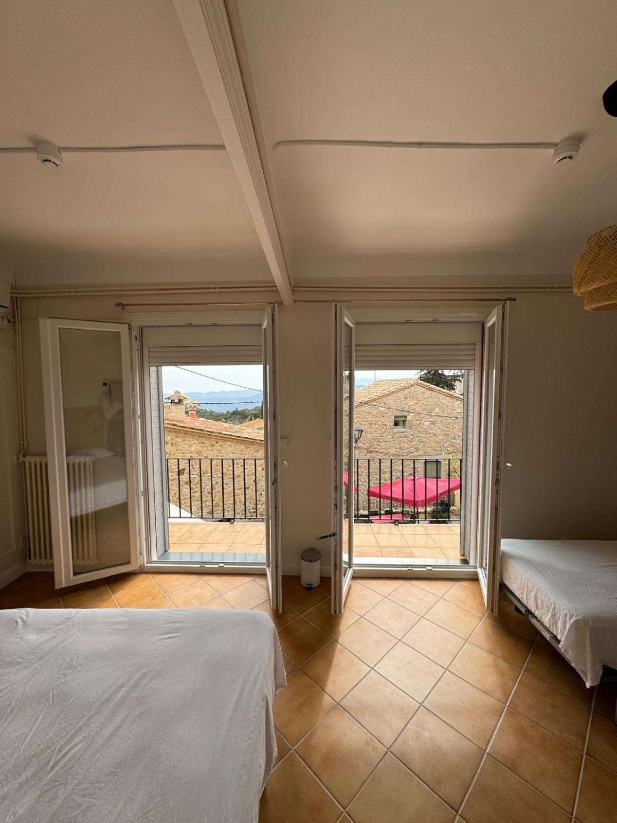 Hostal Restaurant Casa Comaulis La Vajol Kültér fotó