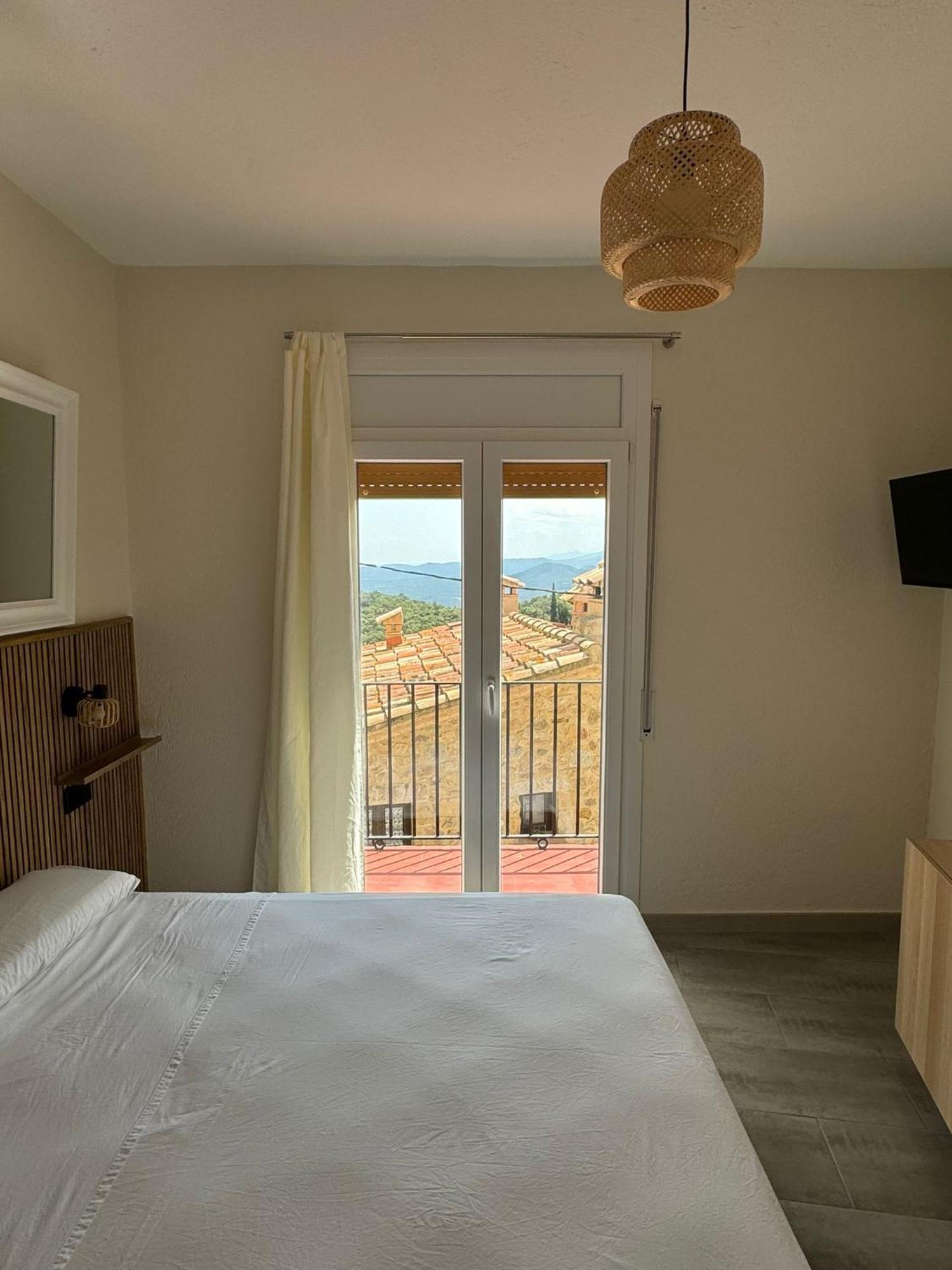 Hostal Restaurant Casa Comaulis La Vajol Kültér fotó