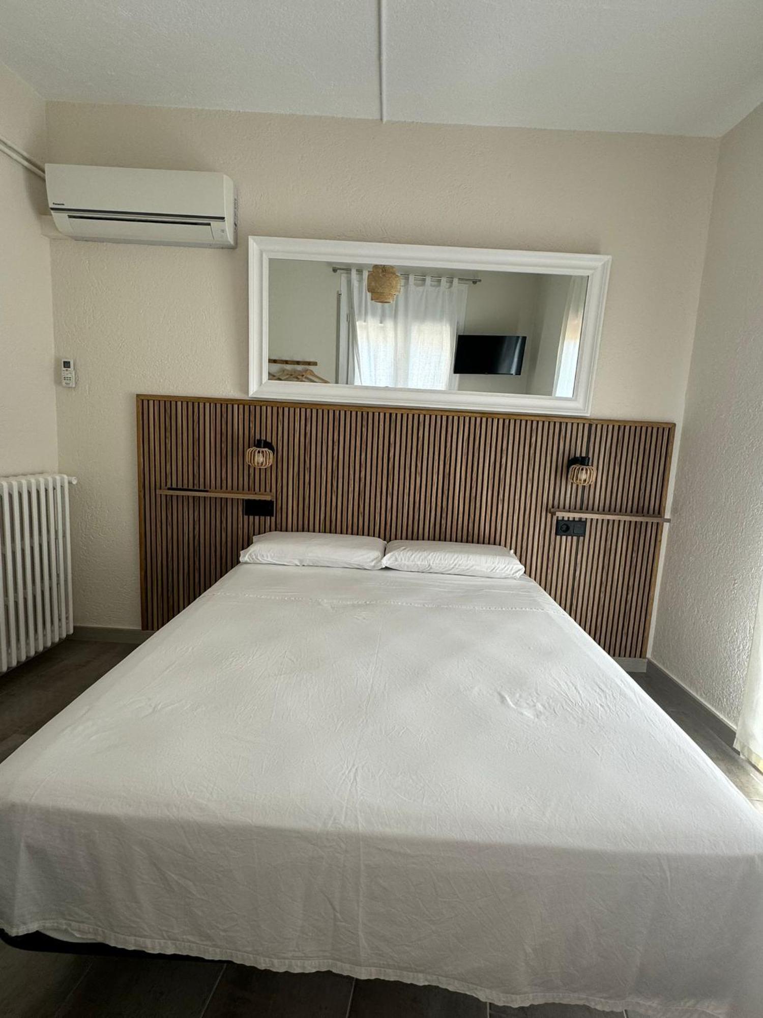 Hostal Restaurant Casa Comaulis La Vajol Kültér fotó