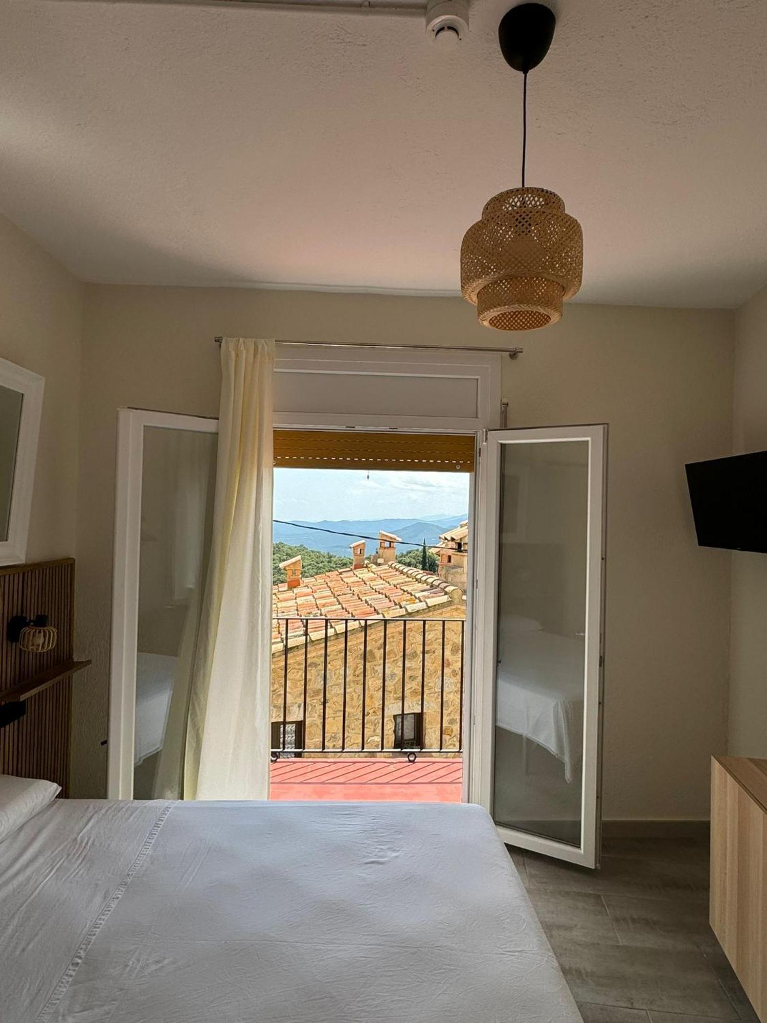 Hostal Restaurant Casa Comaulis La Vajol Kültér fotó